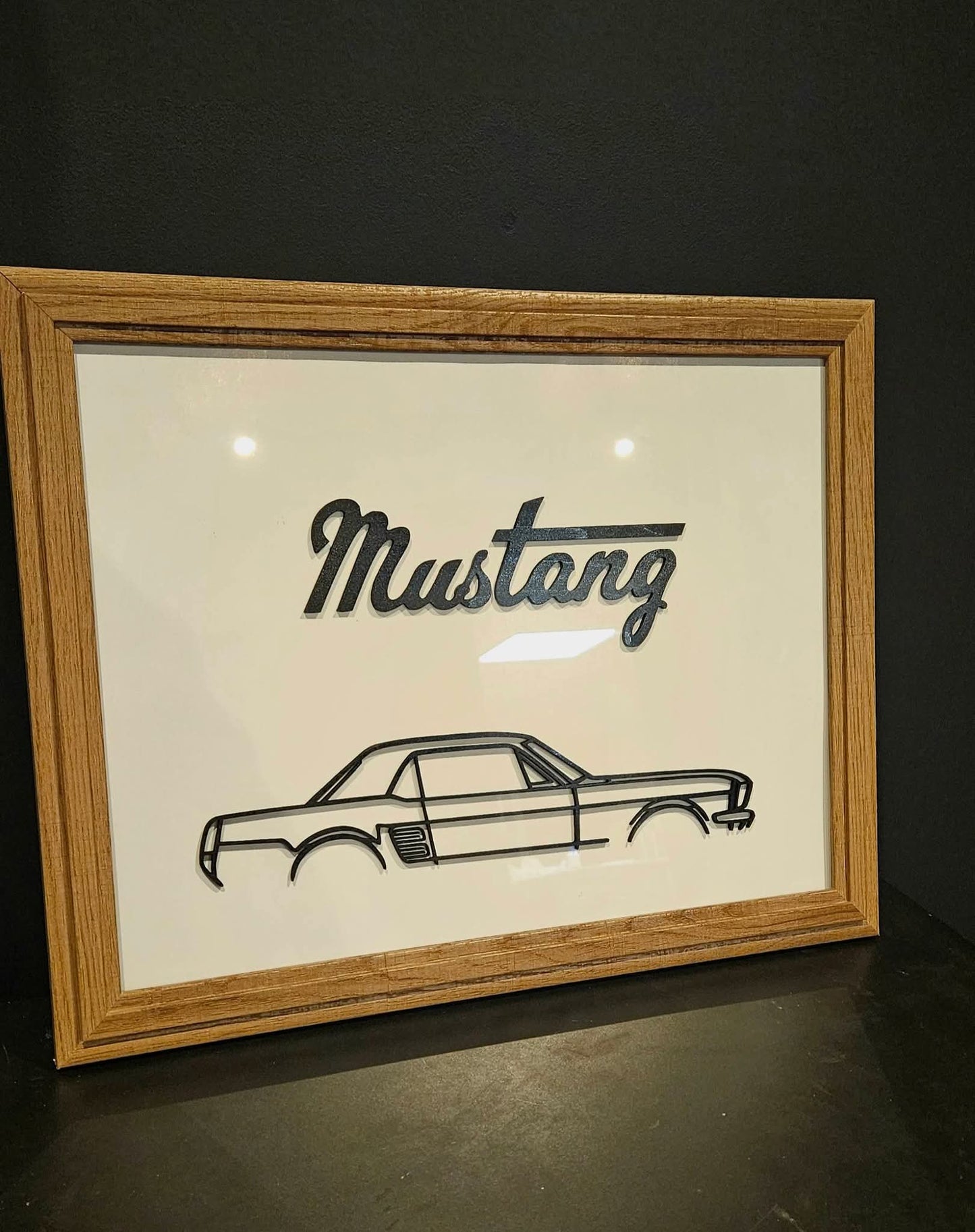 Cadre silhouette Mustang